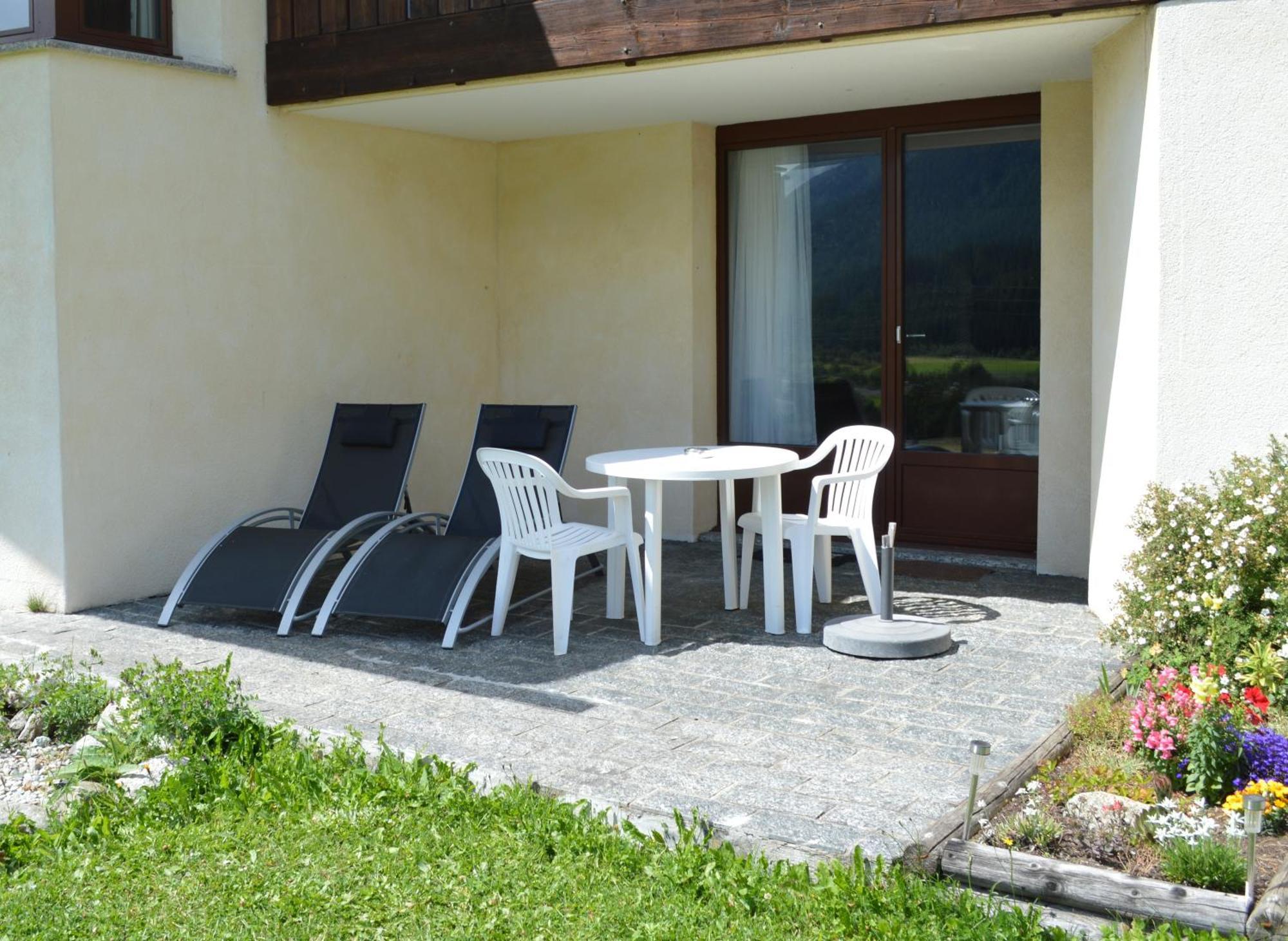 Residenz La Mora Apartment ลา ปุนท์-ชามูเอส-เชอ ภายนอก รูปภาพ