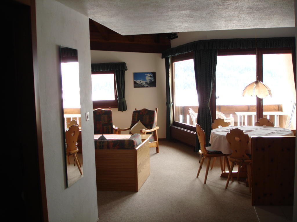 Residenz La Mora Apartment ลา ปุนท์-ชามูเอส-เชอ ห้อง รูปภาพ